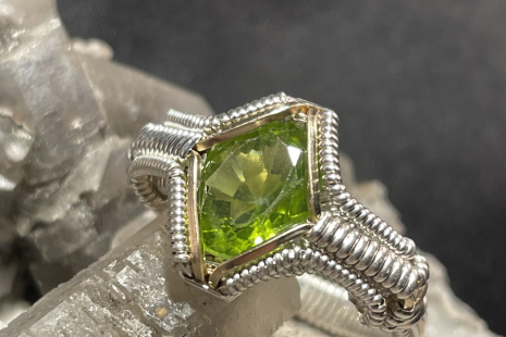 Faceted Peridot Sterling Silver Ring Size 8-8.5